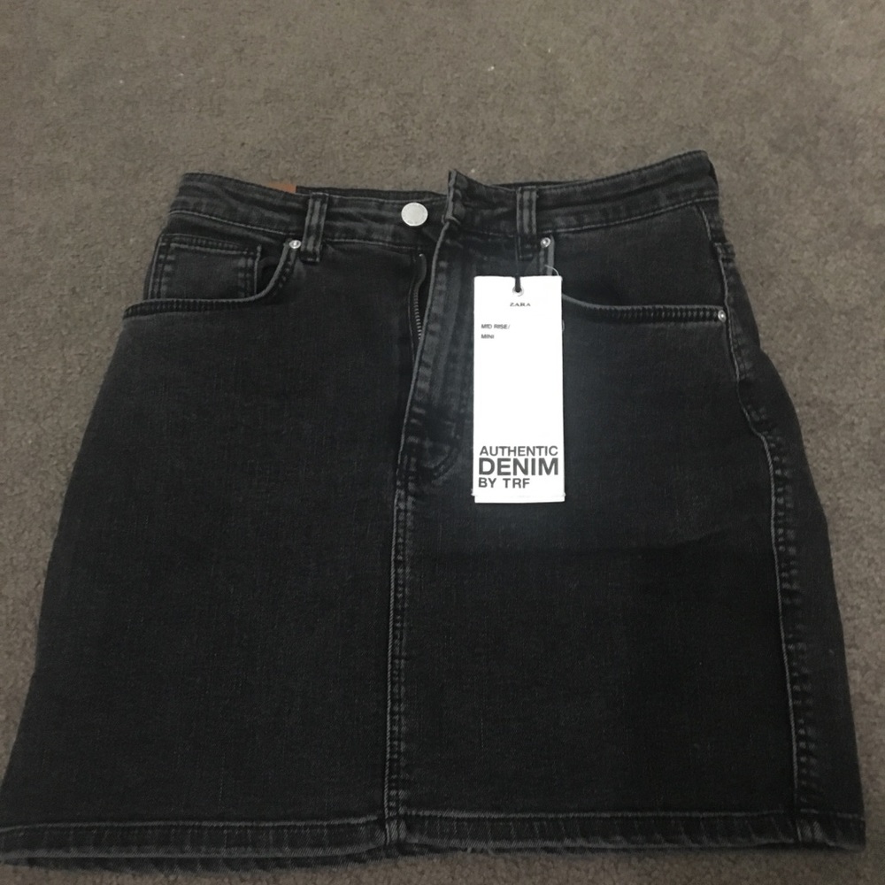 Never worn Zara black jean skirt